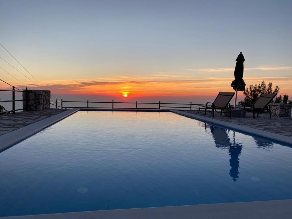 Villa Skyfall Kalamítsi 外观 照片